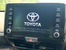 【8インチ　ディスプレイオーディオ】大画面のディスプレイはAppleCarPlayやAndroidAutoが利用可能。大きな画面でスマホナビアプリ等が利用いただけます♪
