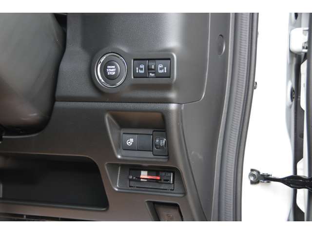 ETC車載器（セットアップ料込）、弊社オリジナル抗菌・抗ウイルスマットを追加します。ETC車載器は純正位置にすっきり取付けします。