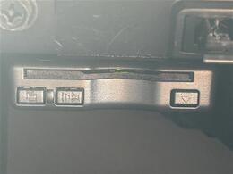 【ETC】有料道路を利用する際に料金所で停止することなく通過できる、ETC車載器（ノンストップ自動料金収受システム機器）が装備されています。セットアップを行うことで利用可能になります。