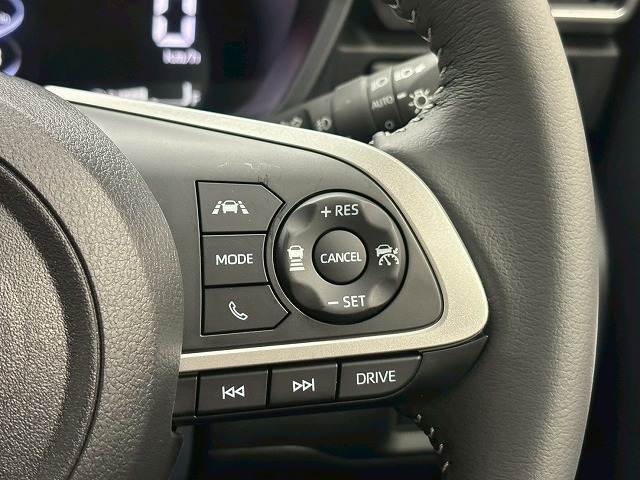 【アダプティブクルーズコントロールシステム】高速走行や、渋滞での走行時でも、先行車との車間を維持しながらの走行が可能☆