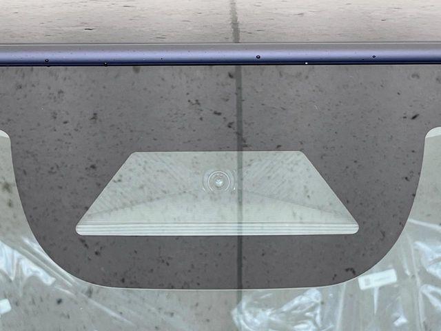 【ホンダセンシング】走行中に前方の車両等を認識し、衝突しそうな時は警報とブレーキで衝突回避と被害軽減をアシスト。より安全にドライブをお楽しみいただけます。