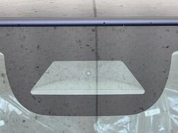 【ホンダセンシング】走行中に前方の車両等を認識し、衝突しそうな時は警報とブレーキで衝突回避と被害軽減をアシスト。より安全にドライブをお楽しみいただけます。