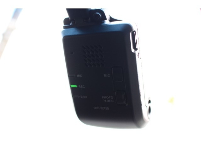 ドライブレコーダーも装備されております。いざという時に頼りになるドライブのパートナーです。