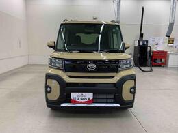 人気色サンドベージュのタントファンクロスが入庫いたしました！距離も少なめです！弊社、お取引様で使用されていたお車で、内外装ともにキレイな一台です♪ぜひお立ち寄りください！