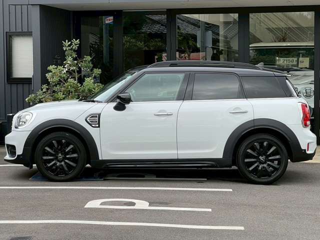 お車に関するご相談、ご質問等ございましたらお気軽に展示場にお越しくださいませ♪もちろんお電話でもご対応可能でございます！車両の詳細の画像、動画等も撮影を行いお送りさせていただくことも可能でございます！