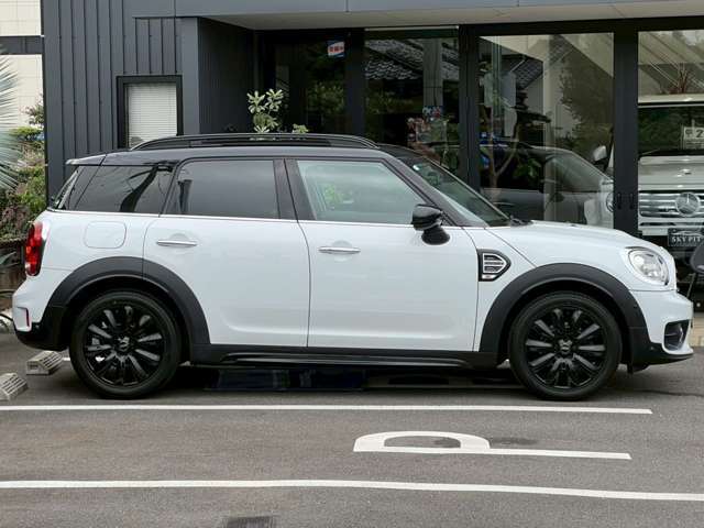 ご納車前にご安心してお乗りいただけるように点検整備を実施させていただきます。無料点検付車輌。今後のメンテナンスもご相談ください。サービスピット完備。