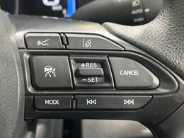 【レーダークルーズコントロール】高速道路での長距離走行が楽に！！自動で速度を保つクルーズコントロールが、衝突軽減システムと連携し、前方の車両を感知して車間を保つように速度調節してくれます！！