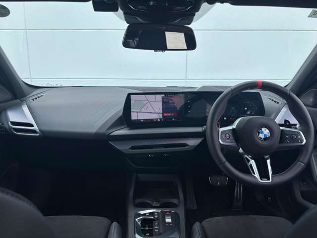 BMW専門のメカニックが、100項目にも上るポイントを徹底的にチェック。交換基準に達した部品があれば、弊社負担にて交換後、お客様へご納車致します。