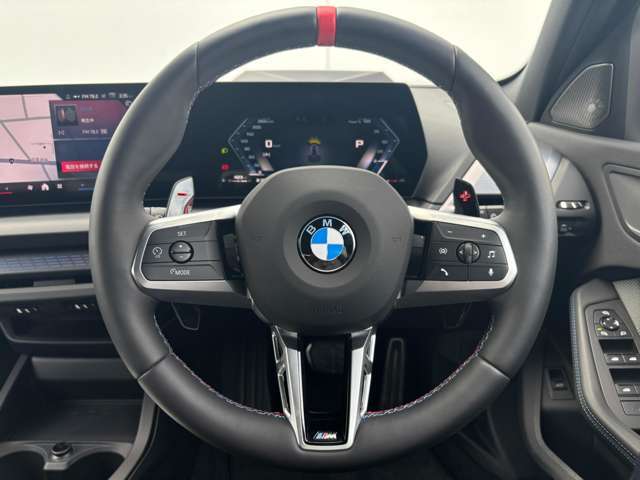 BMW　Premium　Selection　江戸川は、約20台の展示スペースがあり、常時新車拠店より厳選された認定中古車が続々と入庫しております。