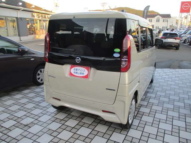 ☆プライバシーガラス☆お肌や髪へのダメージを軽減します☆近年は日差しがきついですから☆