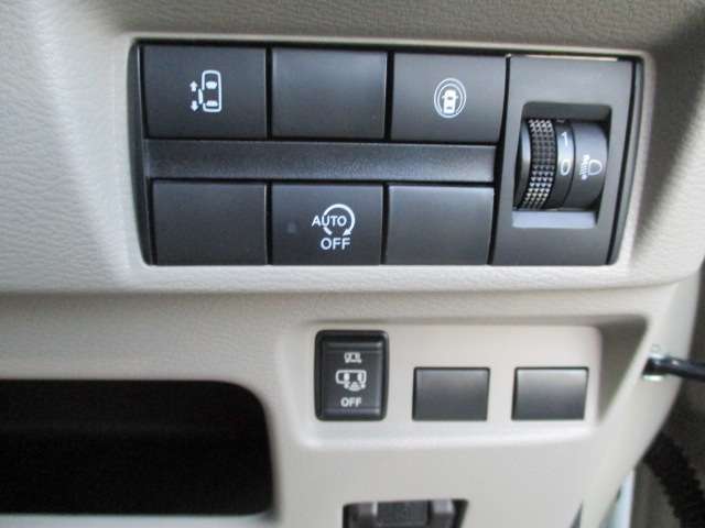 インパネ右下部の各種スイッチ
