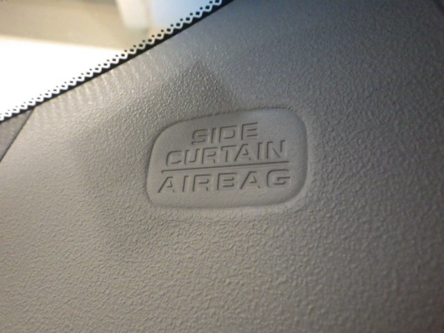 車両側面からの安全性も高めてくれる、安心装備のサイドカーテンエアバックシステムです◎