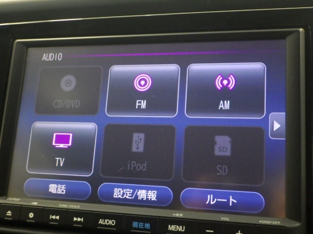 フルセグテレビ搭載。DVD・CD再生・SDカードにも対応しています。