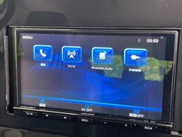 【ナビゲーション】目的地までしっかり案内してくれる使いやすいナビ。Bluetooth接続すればお持ちのスマホやMP3プレイヤーの音楽を再生可能！毎日の運転がさらに楽しくなります！！
