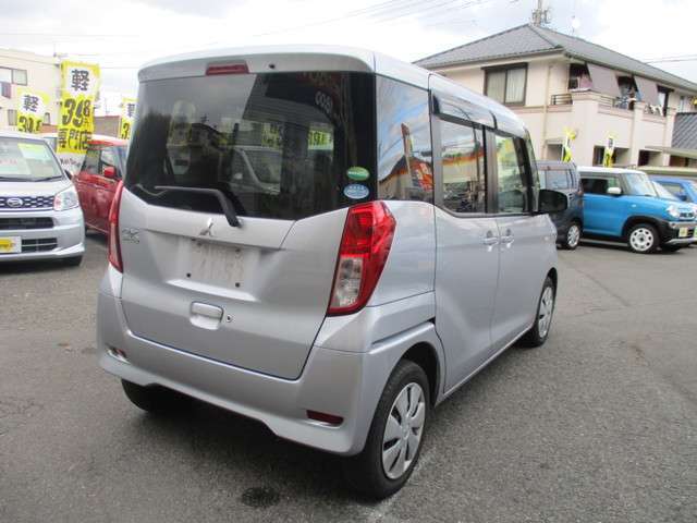 某ディーラー保証級の【12か月走行無制限】で保証します！修理費用、修理回数は保証期間内であれば無制限で対応可能です。全国8000社の提携工場で遠方のお客様や旅行先でもサポートできます！