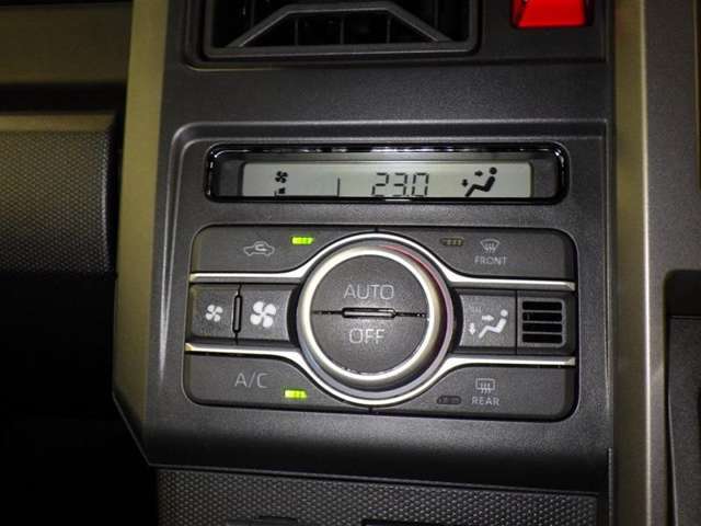 【オートエアコン】お好みの温度に設定して頂くと、車内の温度を自動調整♪快適にクルマの中を過ごして頂けます。