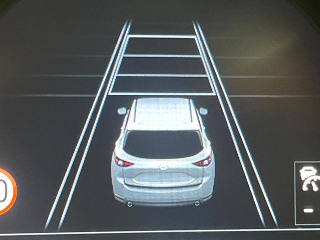 【マツダ・レーダークルーズコントロール】高速道路での長距離走行が楽に！自動で速度を保つクルーズコントロールが、衝突軽減システムと連携し、前方の車両を感知して車間を保つように速度調節してくれます！！