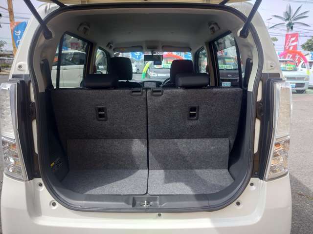 荷室もこのままでも十分広々！普段のお買い物には十分対応出来ます♪