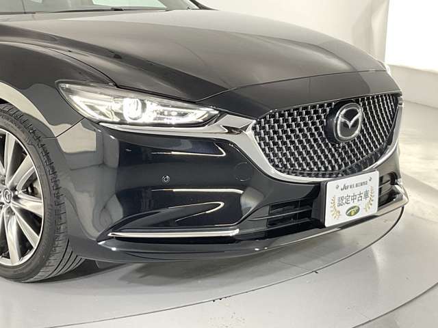 当店では仕入れた車両を撮影スタジオ完備の商品管理センターにて室内クリーニングや外装の磨き施工等、徹底した商品車仕上げを行っております。