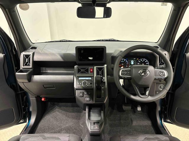 美しいデザインの運転席空に加えてUV＆IRカット機能付きフロントガラスの面積や位置取りが良く、前方・右前・左前方向の視認性がいいですよ！