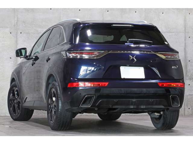 ご納車までに弊社サービス工場にて187項目に及ぶ点検を実施し、内装・車内電装系・機関面に不具合があれば部品交換・修理・整備等を行います。試運転もしっかりと行った上でご納車させていただきます。
