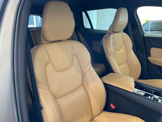 ご遠方の場合でも、下取り車両の金額を概算でお出しすることは可能でございます。車検証をお手元に、走行距離をご確認の上お問い合わせくださいませ。