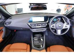 シンプルですが使いやすいインパネ類です☆お問合せ（無料ダイヤル）0078-6002-613077迄お待ちしております。大阪府吹田市芳野町5-55　毎水曜、第二・第三火曜日定休　営業時間10：00～18:00