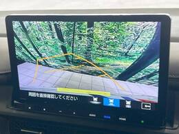 【バックカメラ】駐車時に後方がリアルタイム映像で確認できます。大型商業施設や立体駐車場での駐車時や、夜間のバック時に大活躍！運転スキルに関わらず、今や必須となった装備のひとつです！