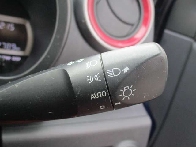 当社営業スタッフから納車の際に車両の使用方法、動作などについて説明させて頂きます！整備スタッフからも車両の整備内容について説明させて頂きます！