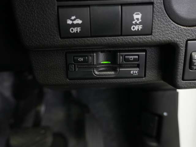 『国産車、輸入車専用の工場完備♪♪』全車保証付きです。走行距離無制限保証をお客様ご自身でおクルマに合わせてお選び頂ける有料保証ございます。サービスサポート当社加入実績率100％☆業界ハイクオリティ水準