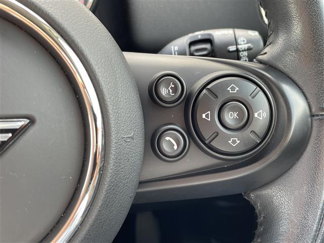 【運転席操作部】『運転席周辺の装備』の画像になります。快適なドライブを楽しむための機能が装備されています！運転席から触れるので使いやすいです！
