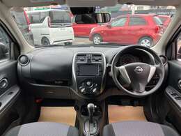 ◆内装色/ブラック◆◆上下左右に周囲をきちんと見わたせる広びろしたガラスエリアです。さらに運転席からフードやフロントフェンダーが見えるので、車幅や奥行きを把握しやすく、狭い道などの運転も安心です！