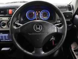 握りやすく、回しやすいステアリングは長時間の運転でも疲れを感じさせません！