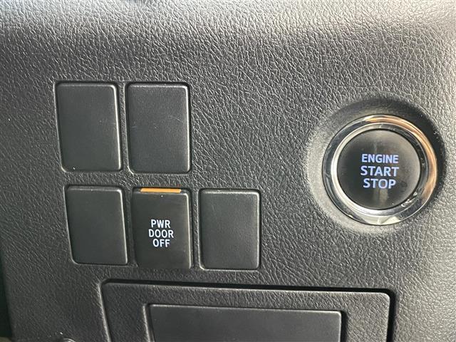 【運転席操作部】快適なドライブを楽しむための機能が装備されています！運転席から触れるので、使いやすいです！除菌プランいれていただくと、さらに清潔で安心していただけます！