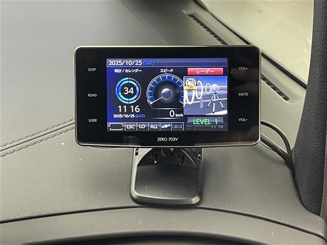 【スマートキー】エンジンスタートやドアの施錠・解錠も楽チン。キーをポケットから出すことなく操作が可能です。