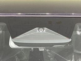 【スズキ　セーフティサポート】走行中に前方の車両等を認識し、衝突しそうな時は警報とブレーキで衝突回避と被害軽減をアシスト。より安全にドライブをお楽しみいただけます。