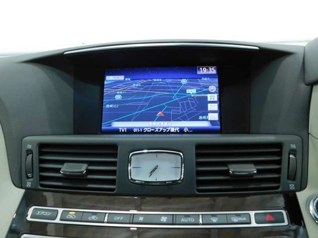 インテリアに溶け込む「専用設計」ナビTVを装備！視認性や操作性など基本性能にも優れております。