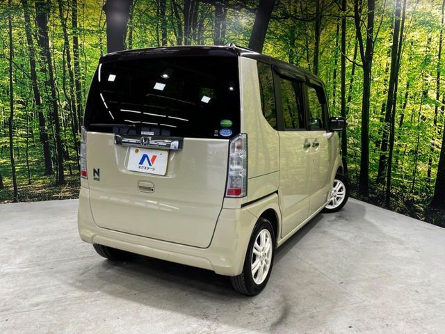 大好評のボディコーティング「弾スプラッシュコート」もご納車までに施工可能。通常のガラスコートと異なる、耐久年数6年の無機質ガラスコーティングが、ボディをキレイな状態に保ってくれます。