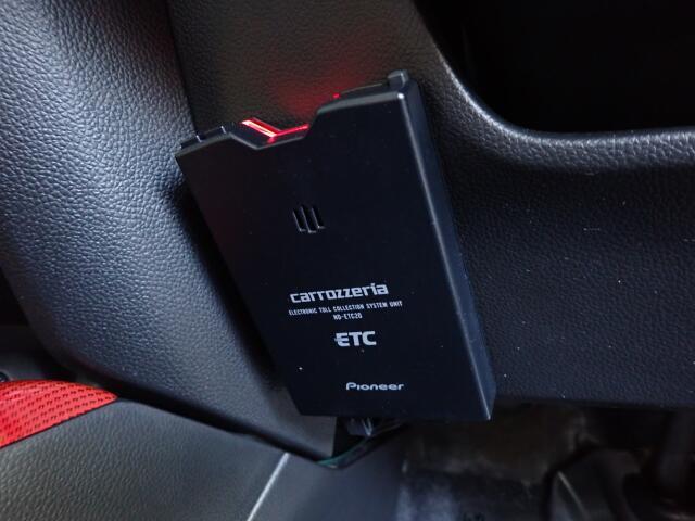 ETC搭載です。有料道路の料金所で停車する事なくスムーズに通過できます。