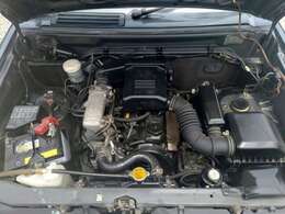 古い車という不安がある方でもご安心下さい。長く乗る為のアドバイスはもちろん万が一不調や故障になっても経験豊富な当店が全力でサポートいたします。