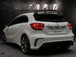 綺麗なカルサイトホワイト！！　安心の右ハンドル＆正規ディーラー車！！　取説・記録簿付　事故歴ありません