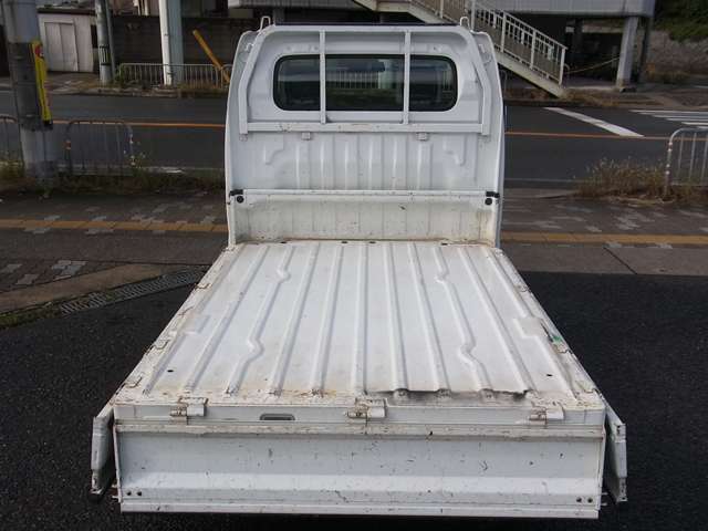 電車でお越しの場合、最寄の駅は市営地下鉄東西線の小野駅です。　JR東海道線の山科駅（京都駅より1駅東）から市営地下鉄に乗り換えて頂くのがスムーズです。