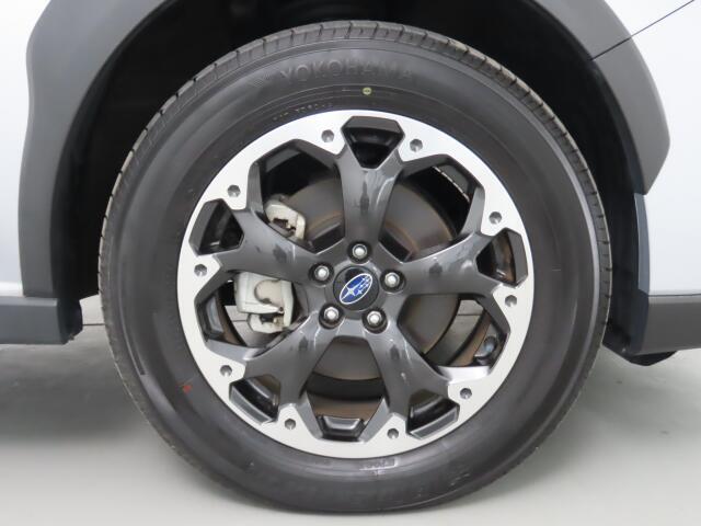 純正アルミを履いてます！燃費の面でも活躍してくれる装備です！