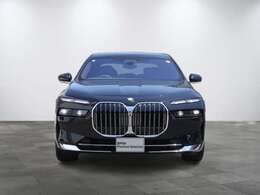 BMWのまさに「顔」ともいえる「キドニー・グリル」は、他の追随を許さない存在感を誇り、「キドニー・グリル」を見かけただけでBMWの風格を感じさせます！！