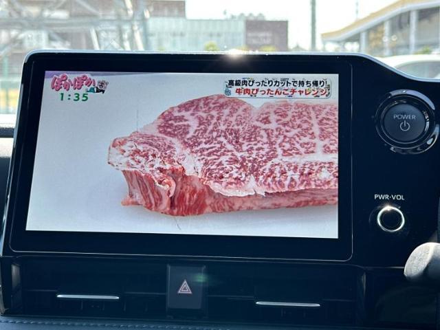 WECARSの展示場では実際に見て、触ってお車をお選びいただけます！知識の豊富な営業スタッフが様々なカーライフをご提案いたします！
