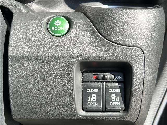 【運転席操作部】快適なドライブを楽しむための機能が装備されています！運転席から触れるので、使いやすいです！除菌プランいれていただくと、さらに清潔で安心していただけます！
