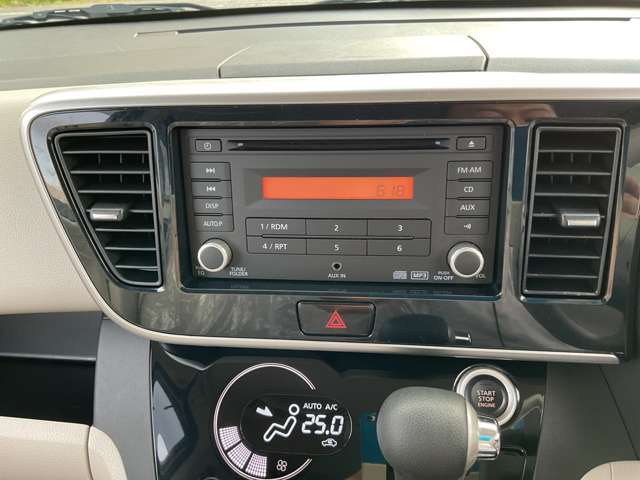 CD一体型AM/FMチューナー装備。