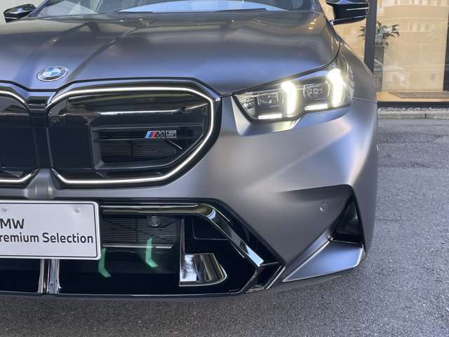 自動車保険も純正のクオリティを。BMWの正規ディーラーのみが取り扱い可能な、BMW専用自動車保険。専任のスタッフが皆様のカーライフを24時間365日サポート致します。