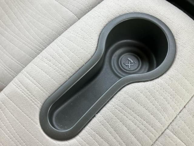 WECARSの展示場では実際に見て、触ってお車をお選びいただけます！知識の豊富な営業スタッフが様々なカーライフをご提案いたします！