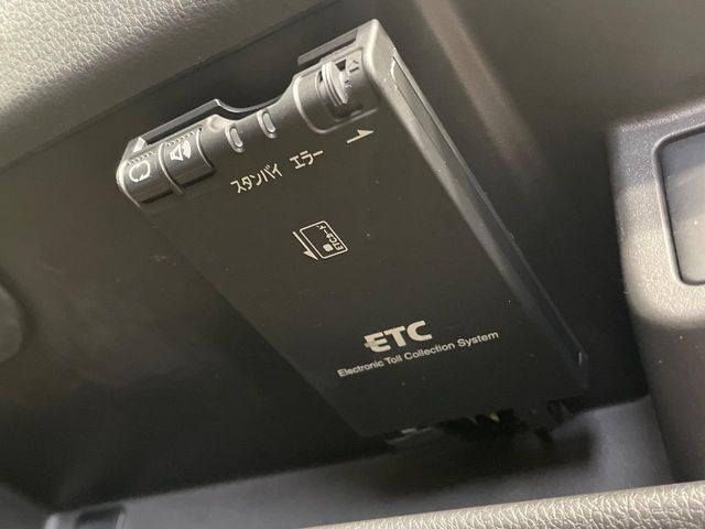 【ETC】高速道路の料金所をストレスなく通過！話題のスポットやサービスエリアに多い「スマートIC」利用時は必須のアイテムです。当店でセットアップを実施、ご納車当日からすぐにご利用いただけます！